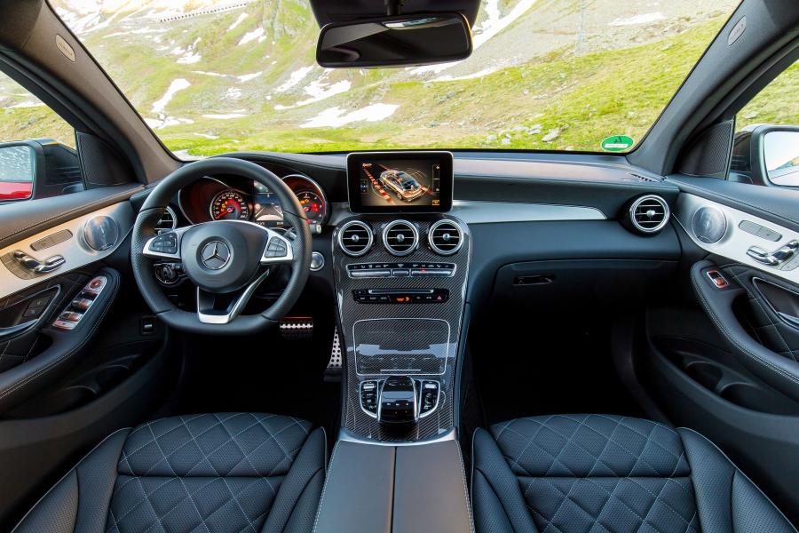 Торпедо Mercedes-Benz GLC350 d 4Matic AMG Line Coupe 2016 года  (фото 26 из 26)
